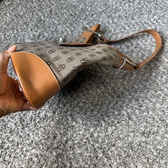 Y2K Vintage Dooney & Bourke Signature Crescent Shoulder Bag Hobo L806 Brown VTG - Picture 5 of 15